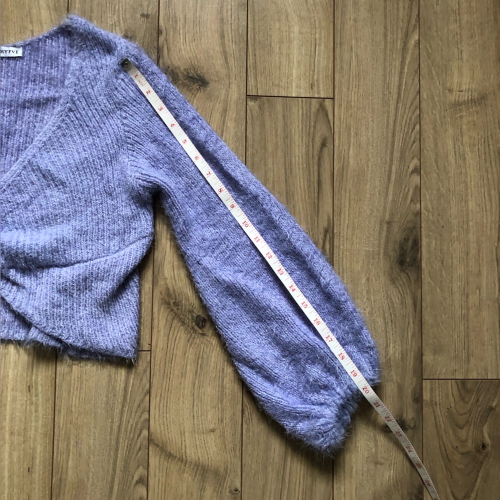 Women’s HYFVE Lavender Cropped Twist-Front Sweater size S - Picture 8 of 11